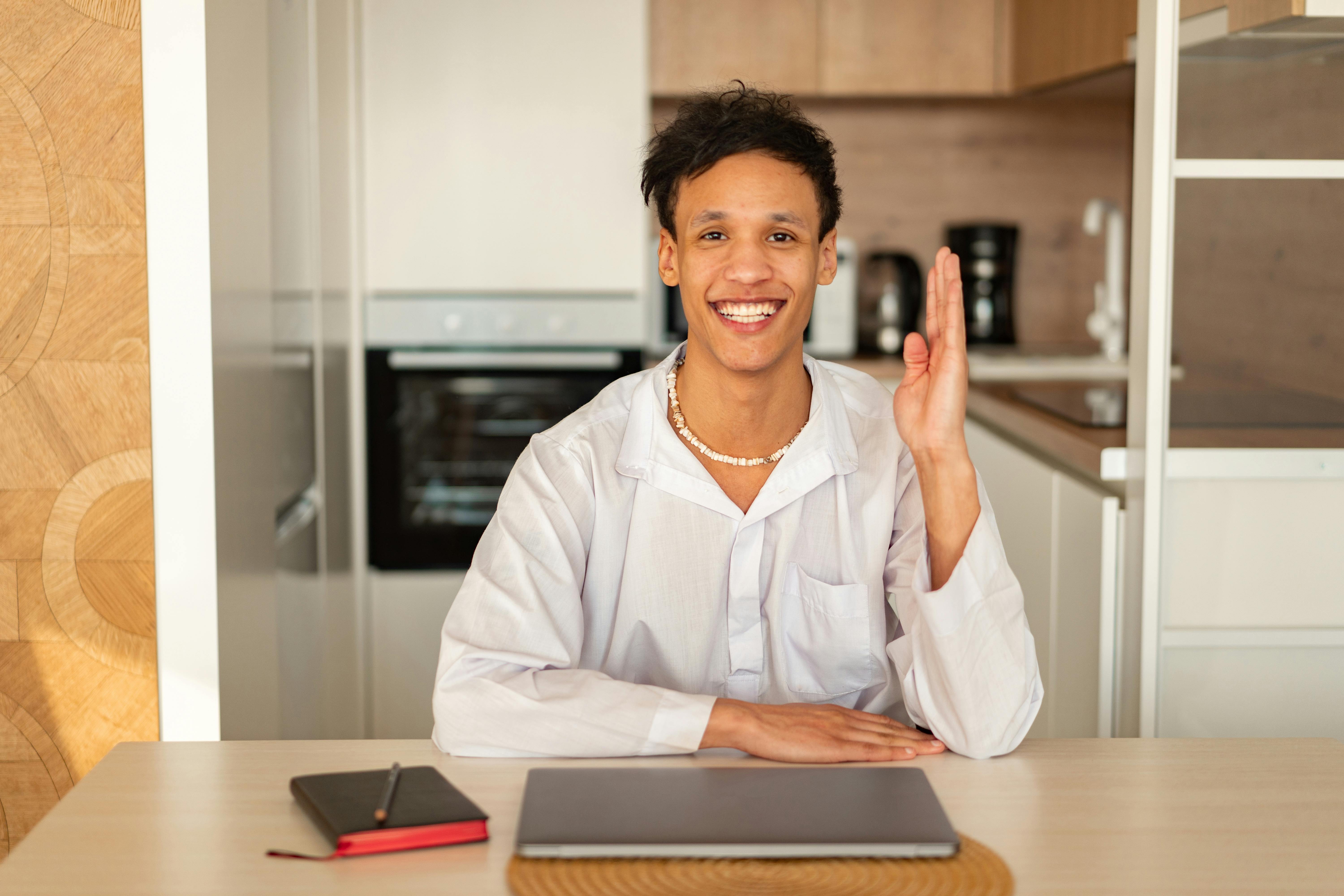 Binaytara virtual agent waving